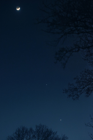 Perfect Alignment - Moon, Jupiter, Venus: Feb 23, 2023, 6:45pm