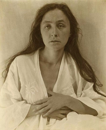 Georgia O'Keeffe, 1918. Image by Alfred Stieglitz.